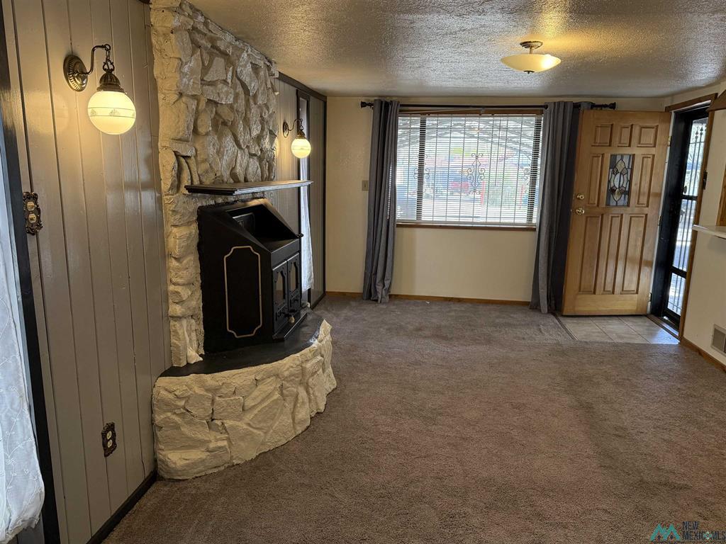 868 Highland Dr photo 2
